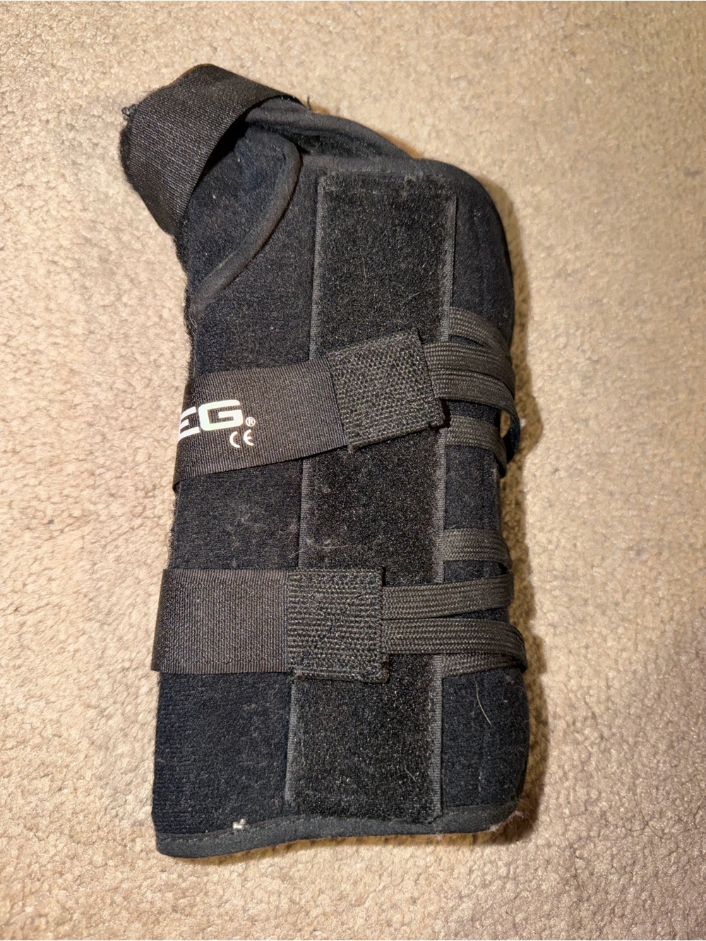ERG Black Men’s Wrist and Hand Support Brace